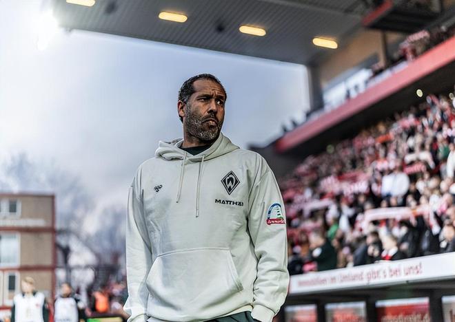 专访蒂奥纳：不莱梅保级已握主动权！门神老将助我们死磕到底