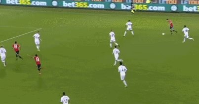 西甲综合 ｜ “加泰罗尼亚德比”巴萨客胜西班牙人